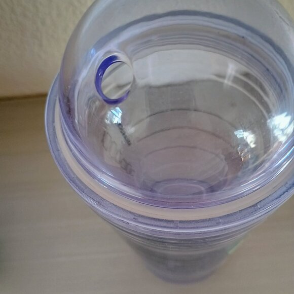 EUC STARBUCKS CLEAR REUSABLE 16 OZ HARD PLASTIC TUMBLER WITH DOMED LID - Picture 4 of 4